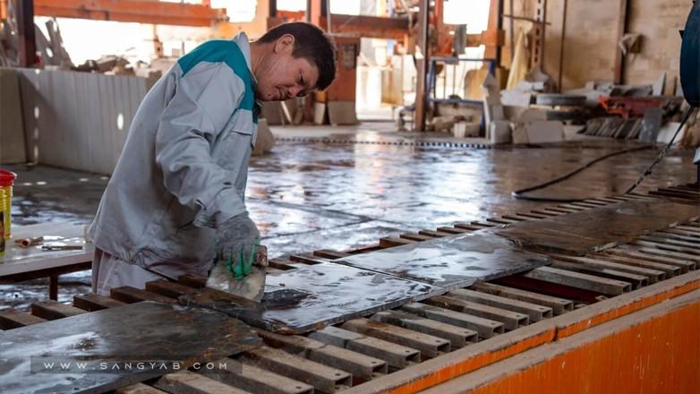 کارخانه سنگ کاج